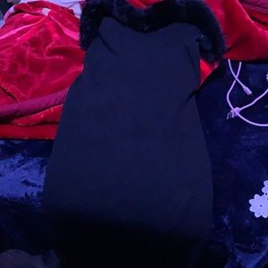 I’m selling a dress that has fur on the top